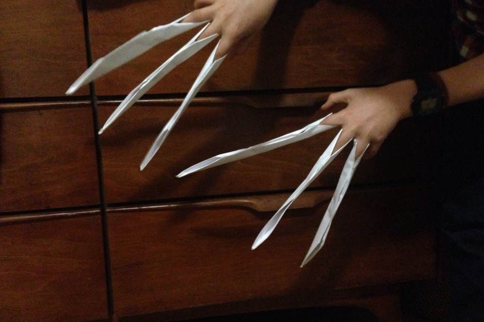 Paper claws DIY